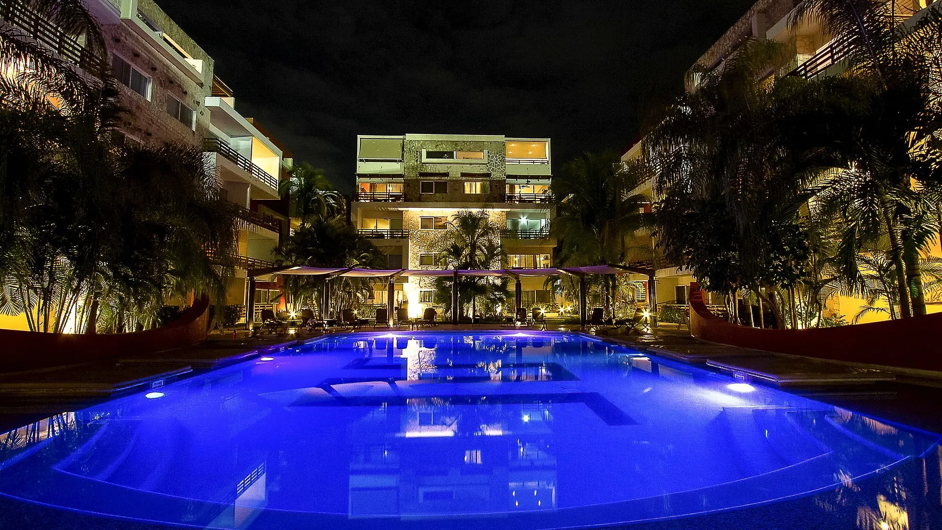 Hotel Sabbia Dowtown Condos By Mikitito Rentals Playa del Carmen